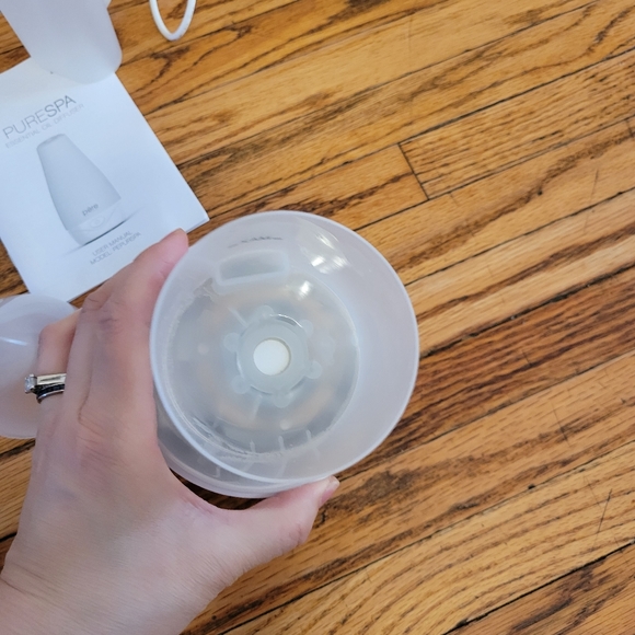 Essential Oil Diffuser - Picture 3 of 3